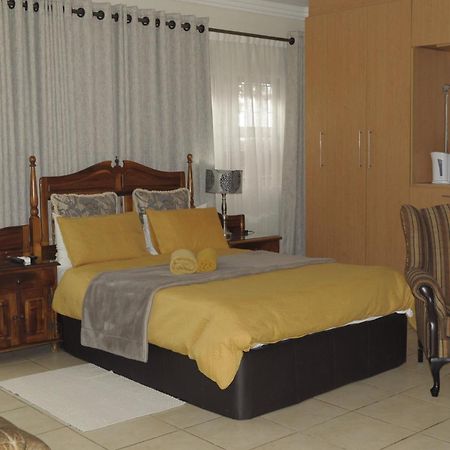 @Home Guest House Рюстенбург Экстерьер фото