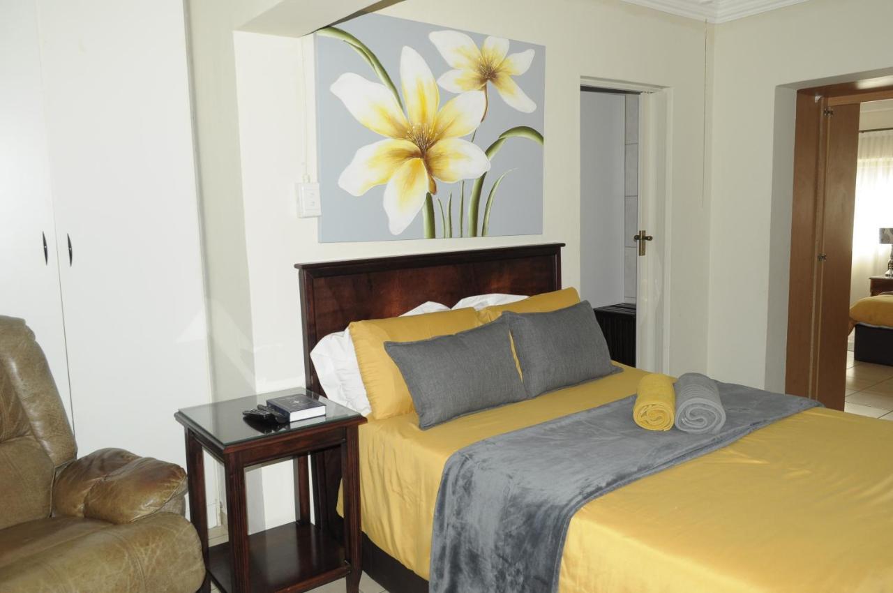@Home Guest House Рюстенбург Экстерьер фото