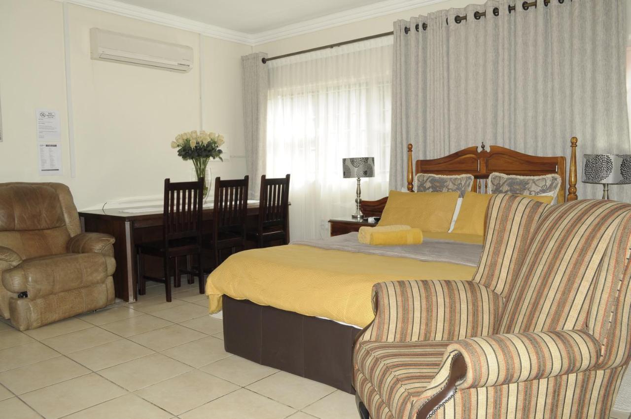 @Home Guest House Рюстенбург Экстерьер фото