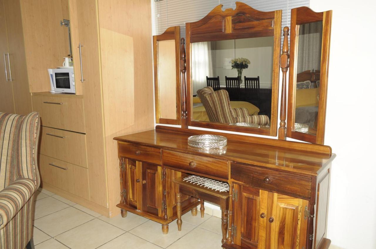 @Home Guest House Рюстенбург Экстерьер фото