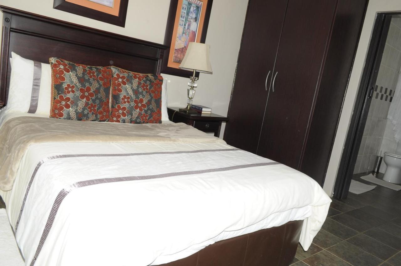 @Home Guest House Рюстенбург Экстерьер фото