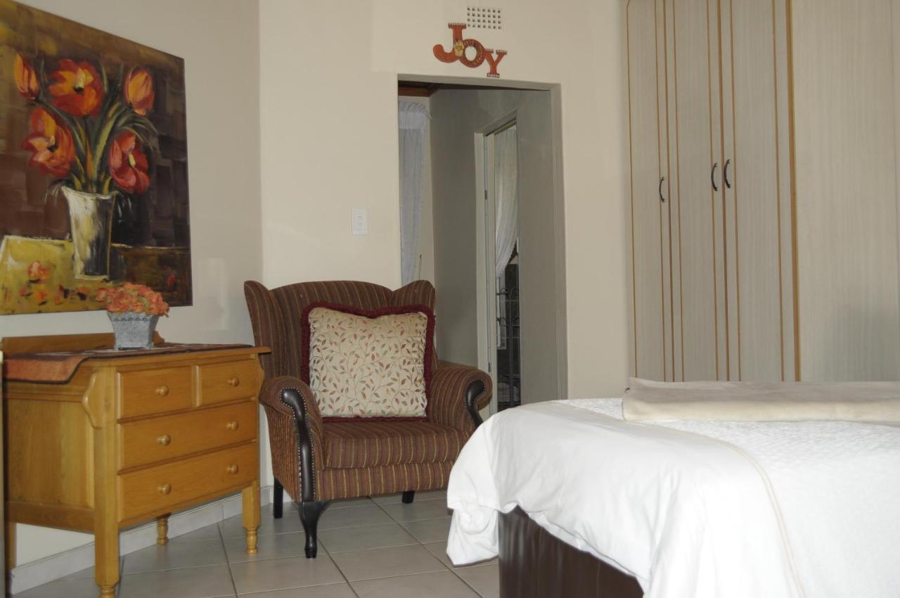 @Home Guest House Рюстенбург Экстерьер фото