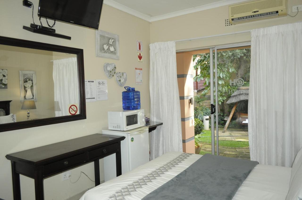 @Home Guest House Рюстенбург Экстерьер фото