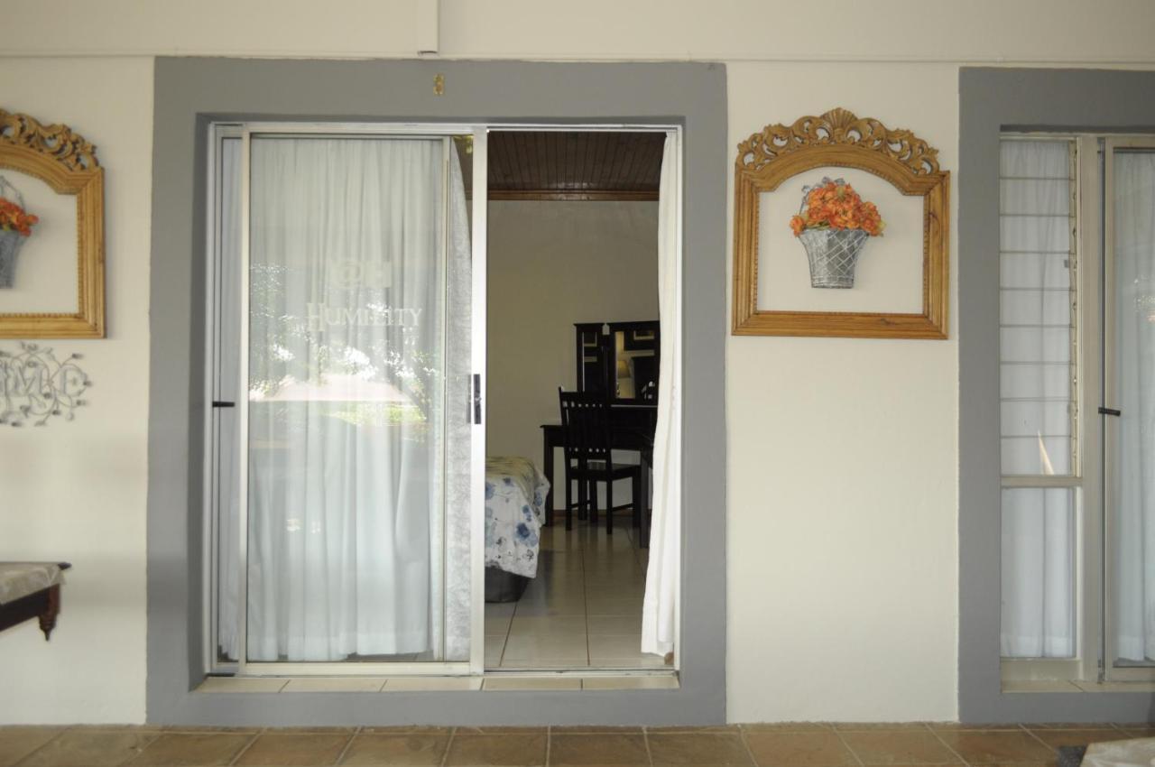 @Home Guest House Рюстенбург Экстерьер фото