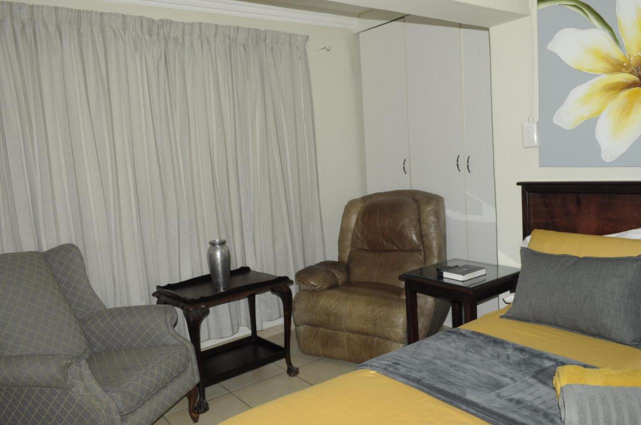 @Home Guest House Рюстенбург Экстерьер фото