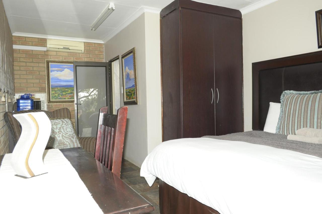 @Home Guest House Рюстенбург Экстерьер фото