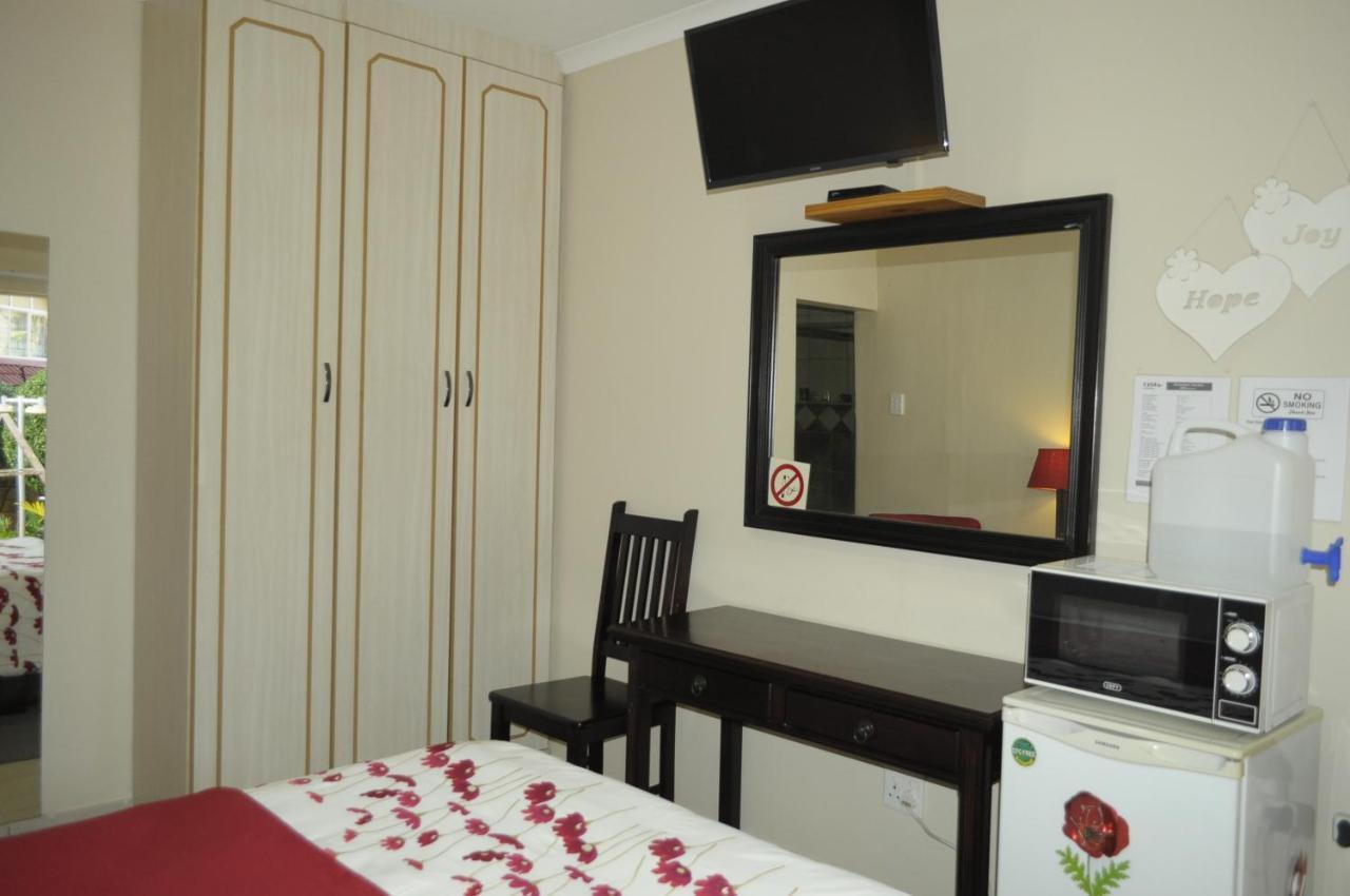 @Home Guest House Рюстенбург Экстерьер фото