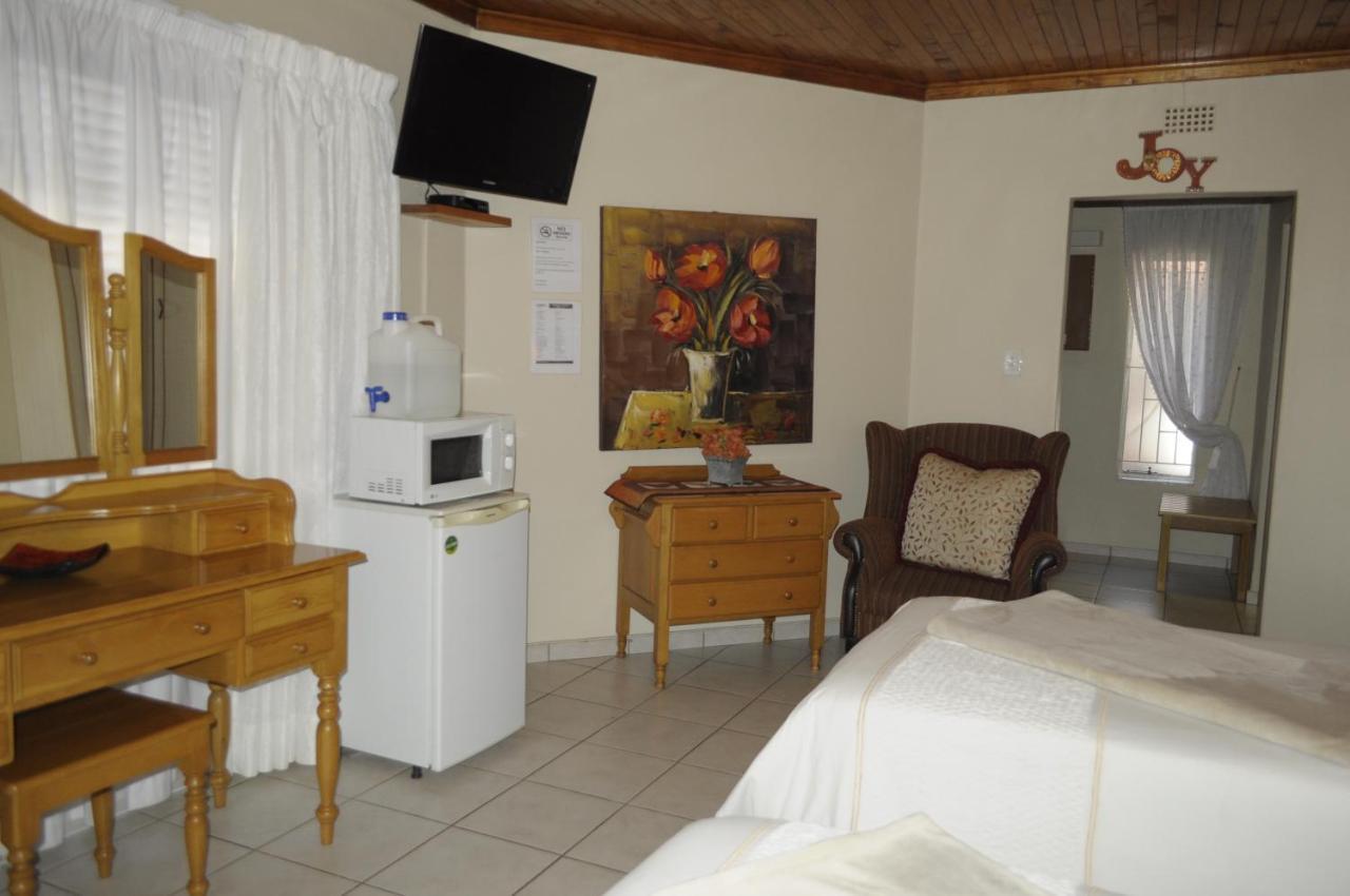 @Home Guest House Рюстенбург Экстерьер фото