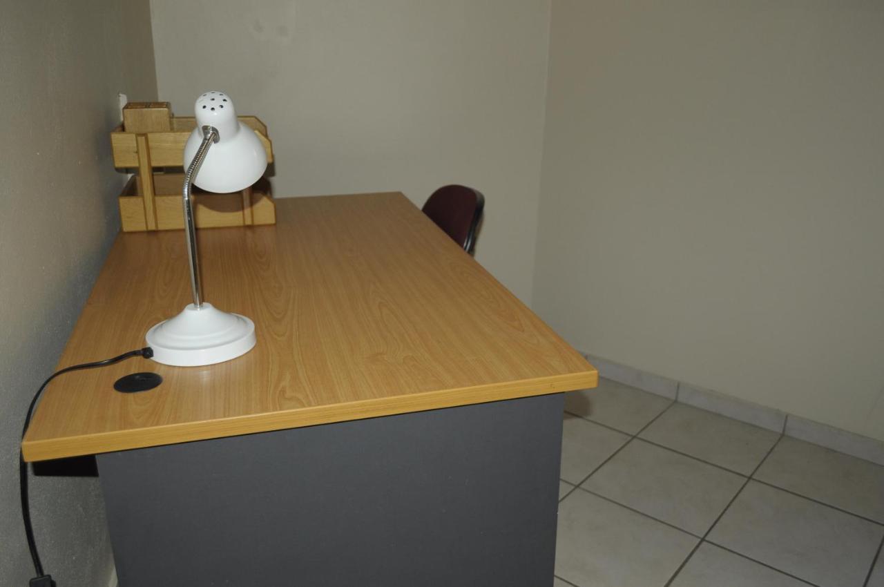 @Home Guest House Рюстенбург Экстерьер фото