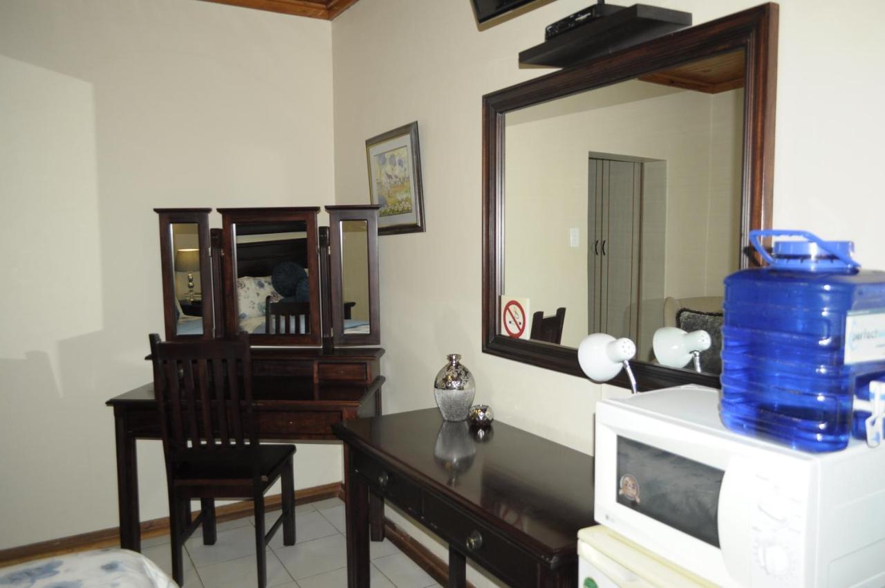 @Home Guest House Рюстенбург Экстерьер фото