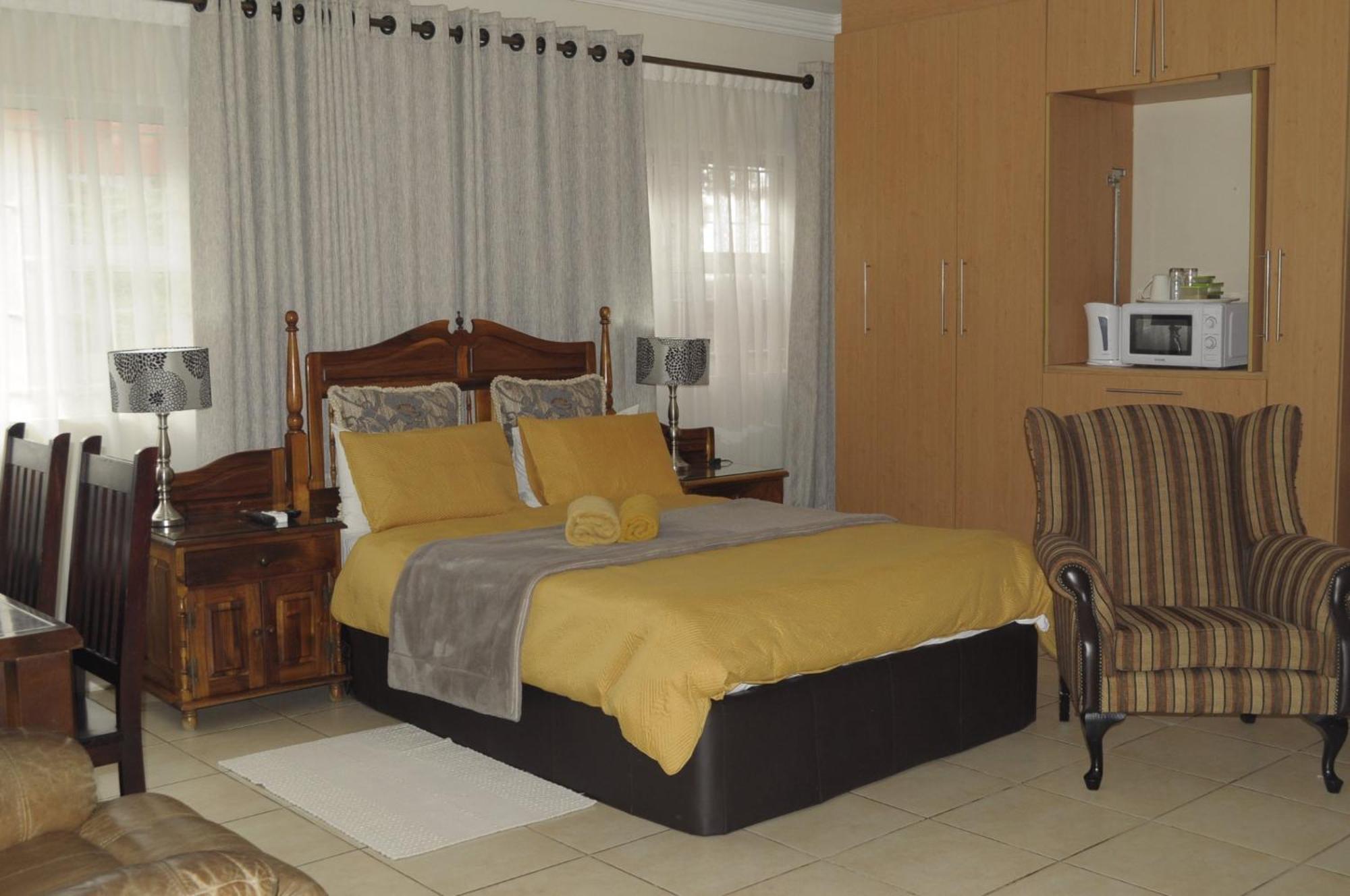 @Home Guest House Рюстенбург Экстерьер фото
