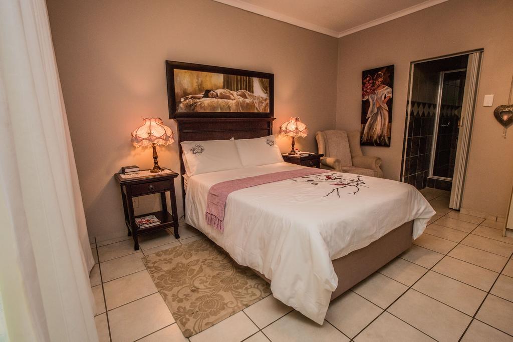 @Home Guest House Рюстенбург Экстерьер фото