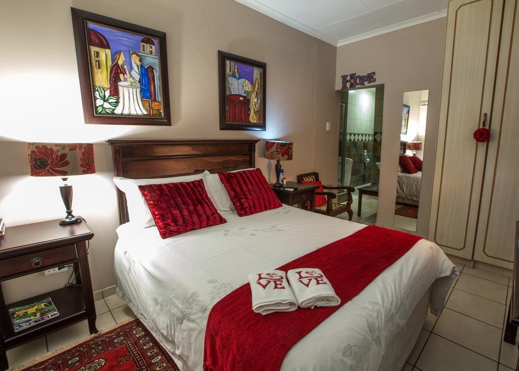 @Home Guest House Рюстенбург Экстерьер фото